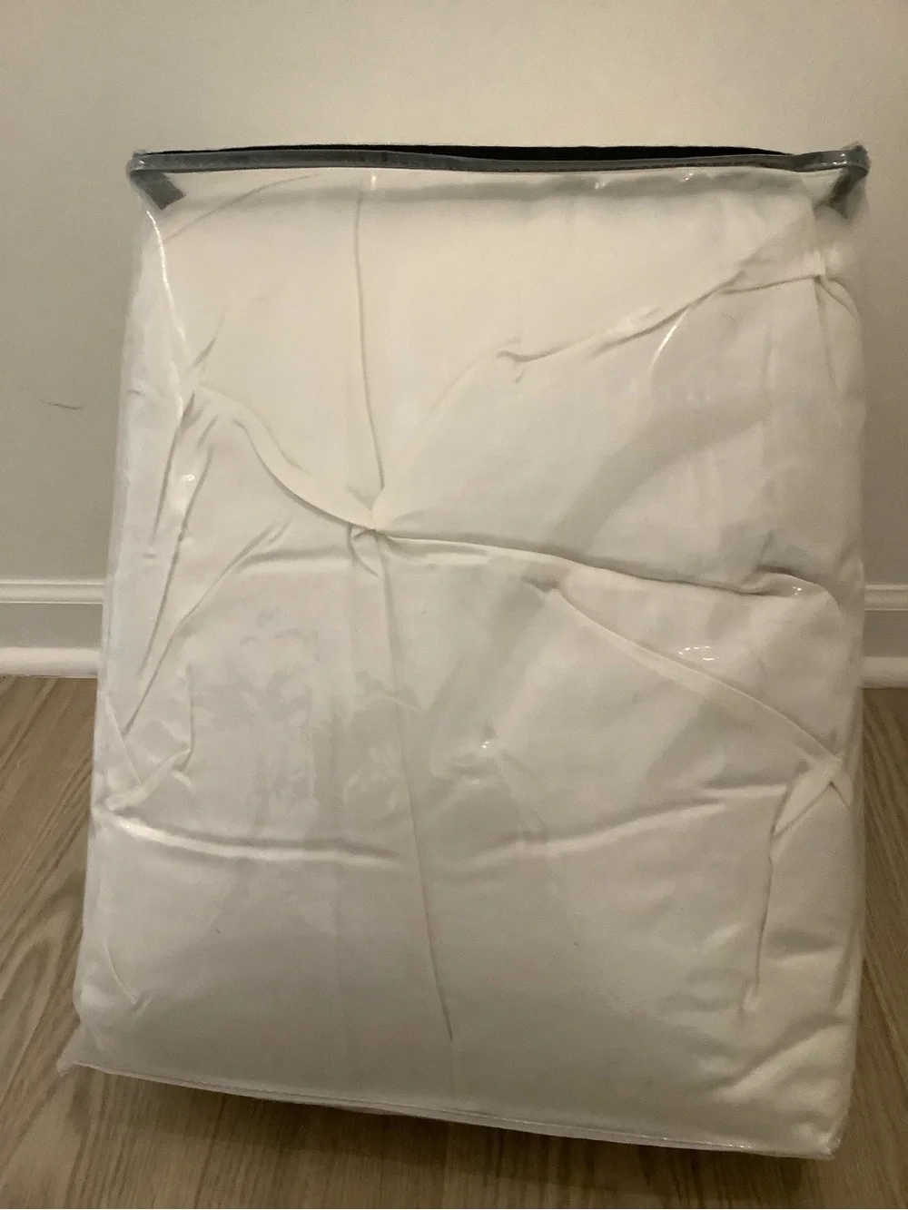 NWT Threshold pinch pleated queen comforter set❤️❤️❤️❤️